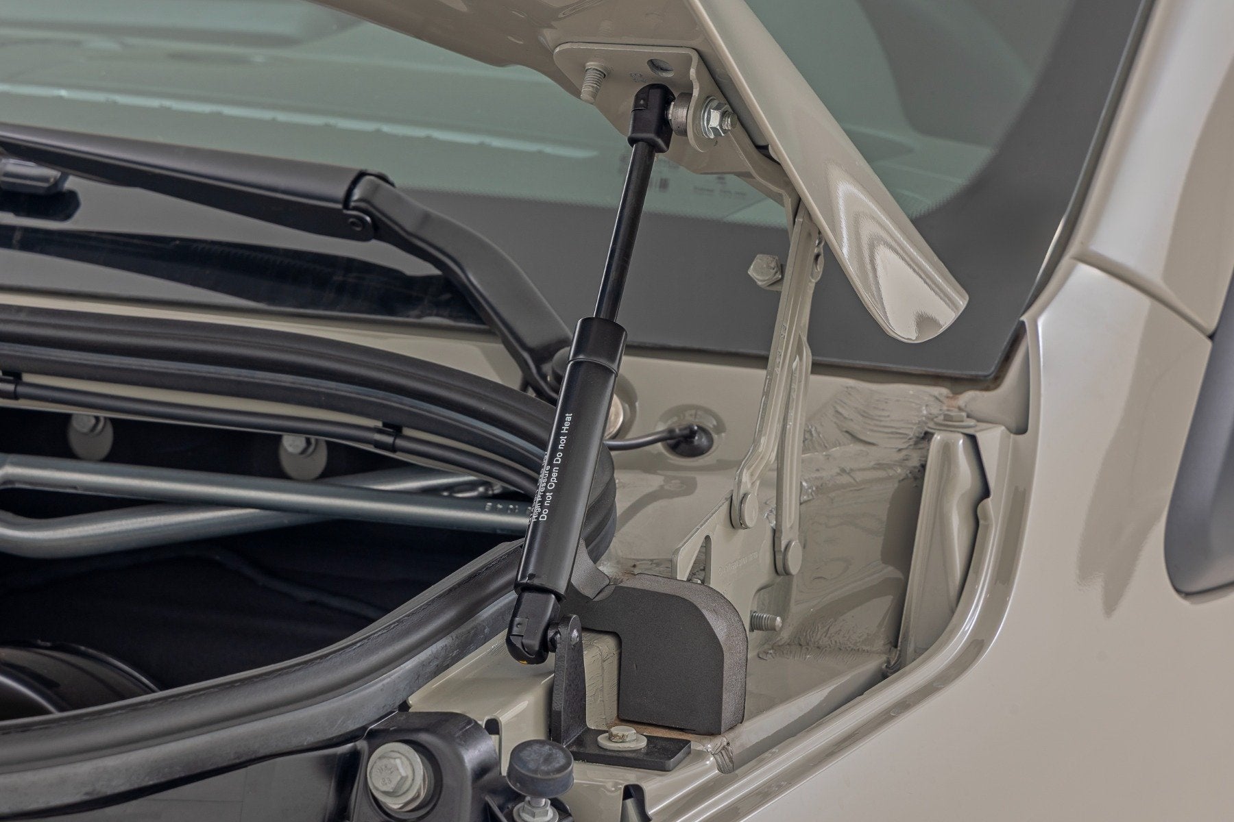 Hood Struts | Mercedes-Benz Sprinter 2500/Sprinter 3500XD (2019-2026)