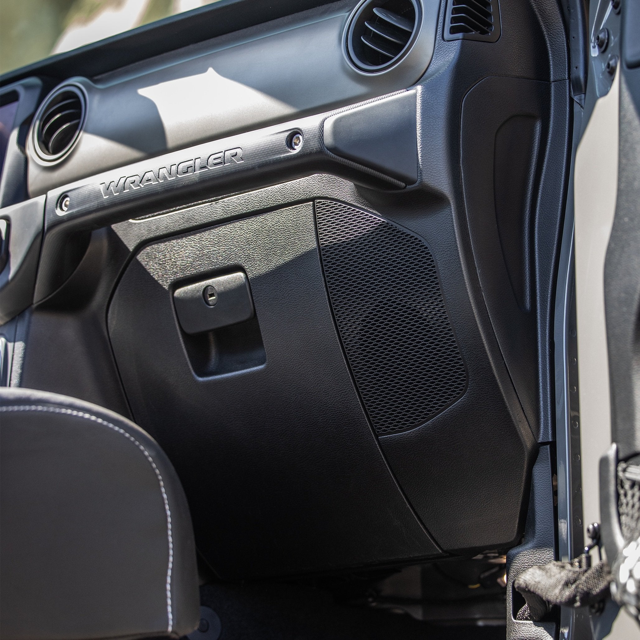 1,800 Watt All-In-One Audio Kit for Select 2018-2023 Jeep Wrangler Unlimited JL