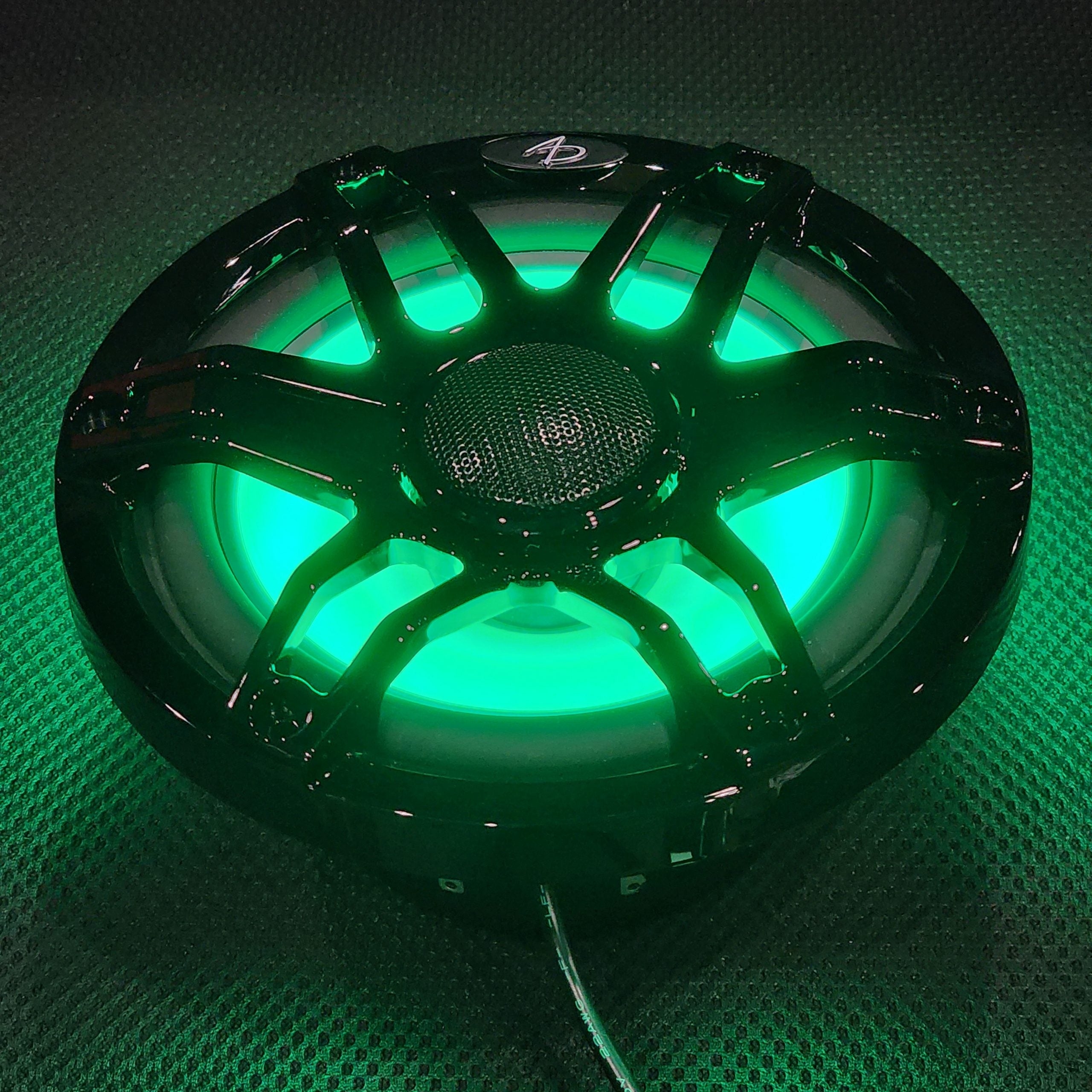 2000 Series 8" 2-way MCX820