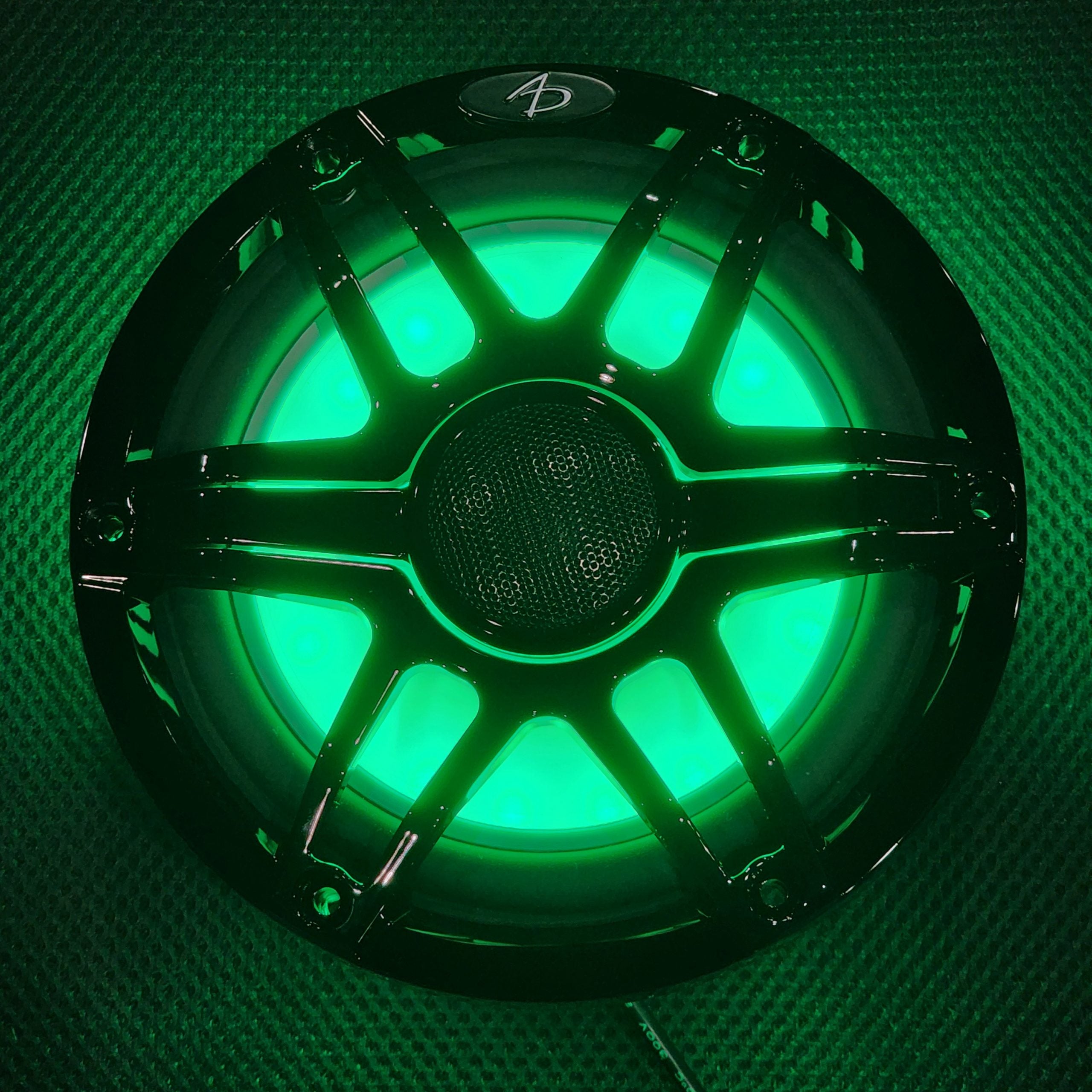 2000 Series 8" 2-way MCX820