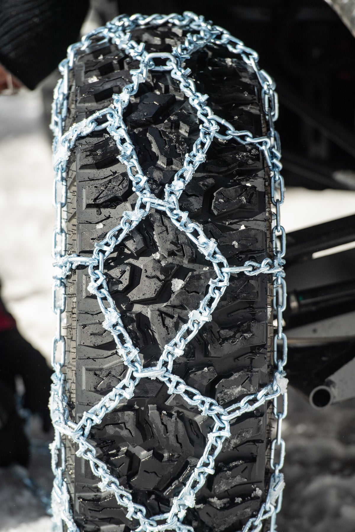 DIAMOND V-BAR SNOW CHAINS 32" 32X10-14 AND 32X10-15