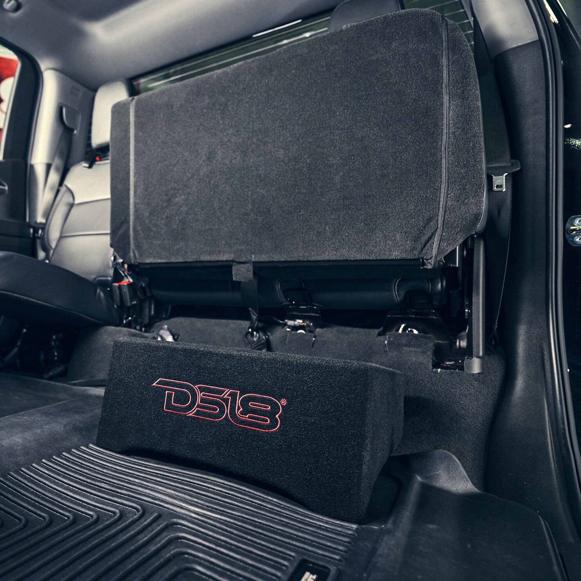 DFPU Under Seat 10” Shallow Subwoofer Enclosure | Sealed, Loaded, 600W RMS @ 2 Ohm - DS18