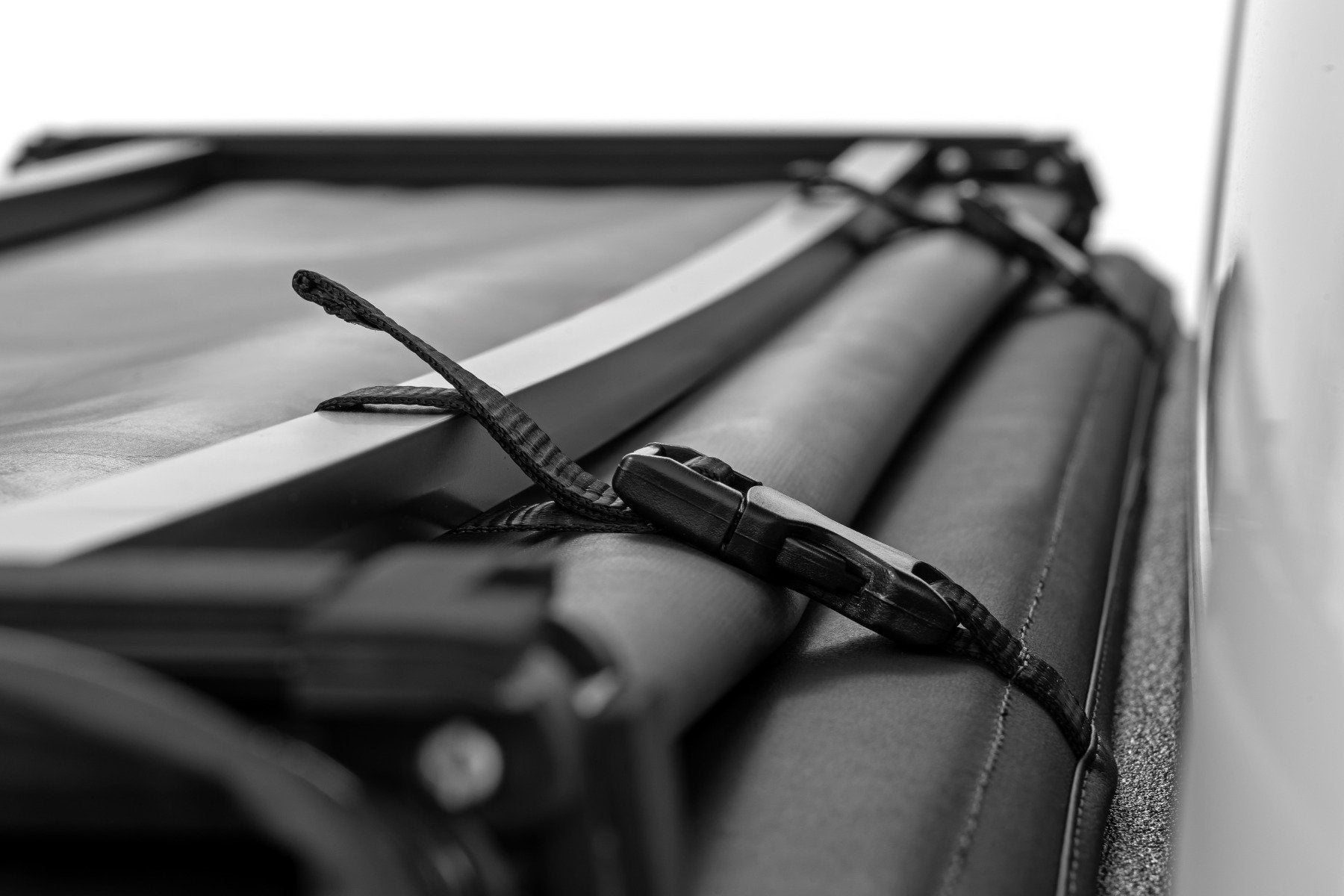 Soft Tri-Fold Bed Cover | 5' Bed | Dbl Cab | Toyota Tacoma 2WD/4WD (24-25)