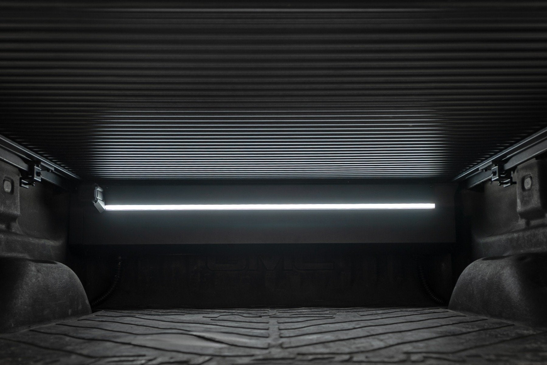 Powered Retractable Bed Cover | 5'9" Bed | Chevy/GMC 1500 (14-18 & Classic)