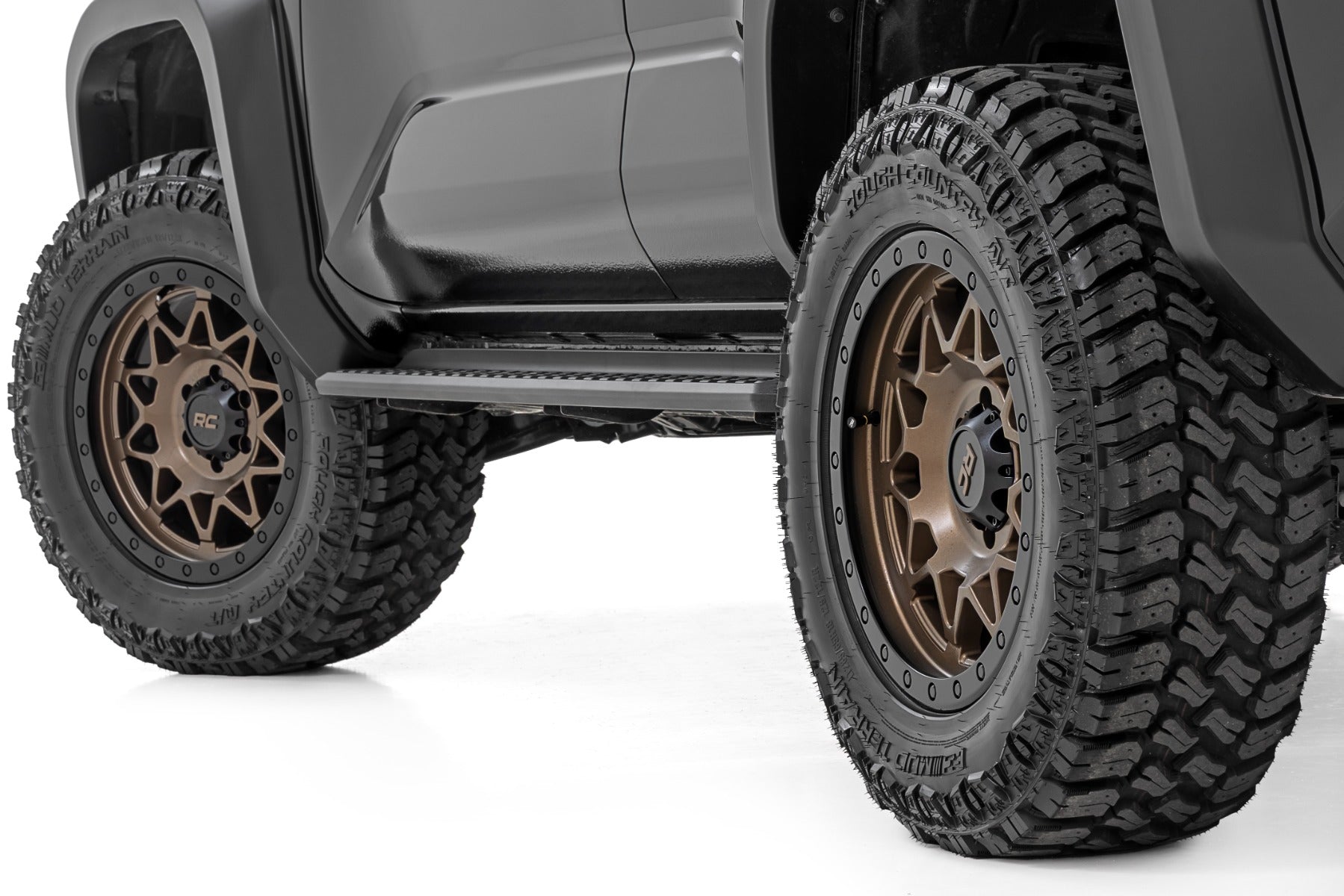 Rough Country 78 Series Wheel | Simulated Beadlock | Bronze/Black | 18x9 | 8x170 | -12mm