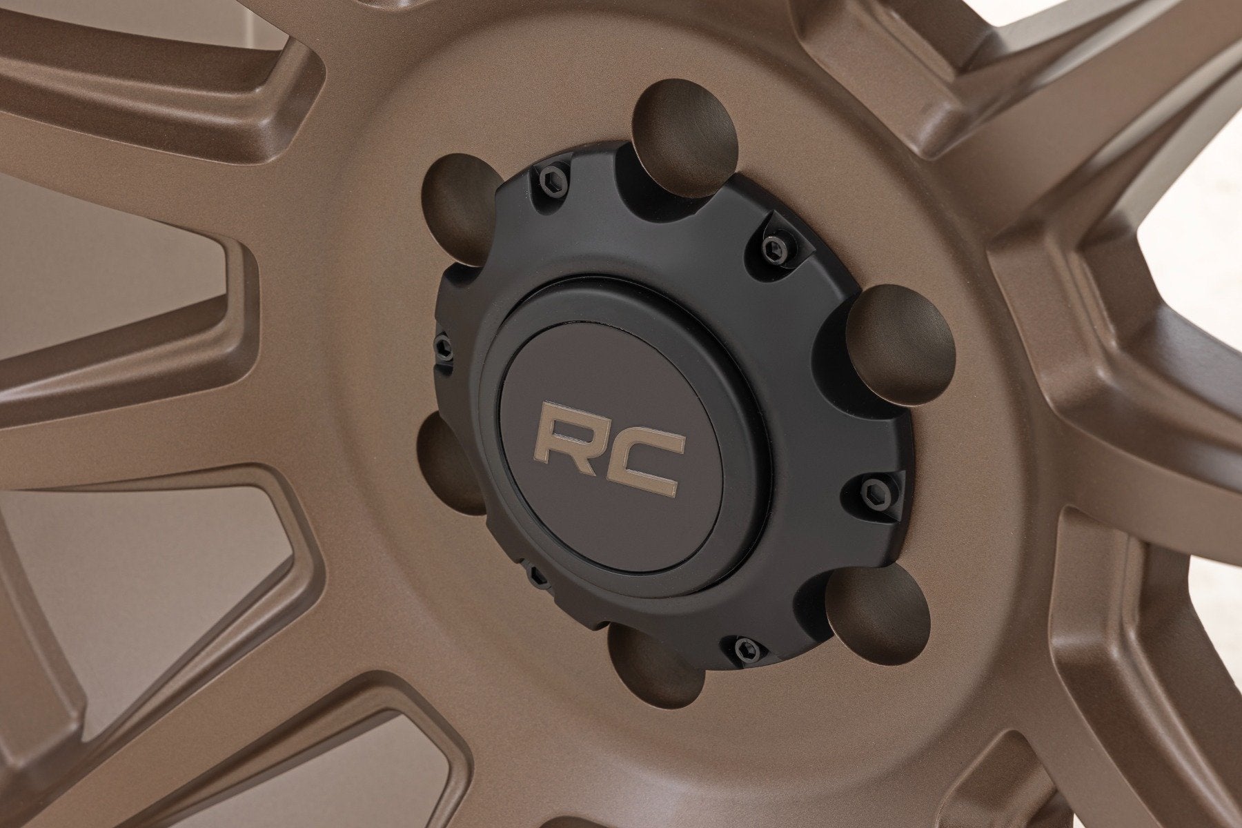 Rough Country 90 Series Wheel | One-Piece | Bronze | 18x9 | 5x5 | -12mm
