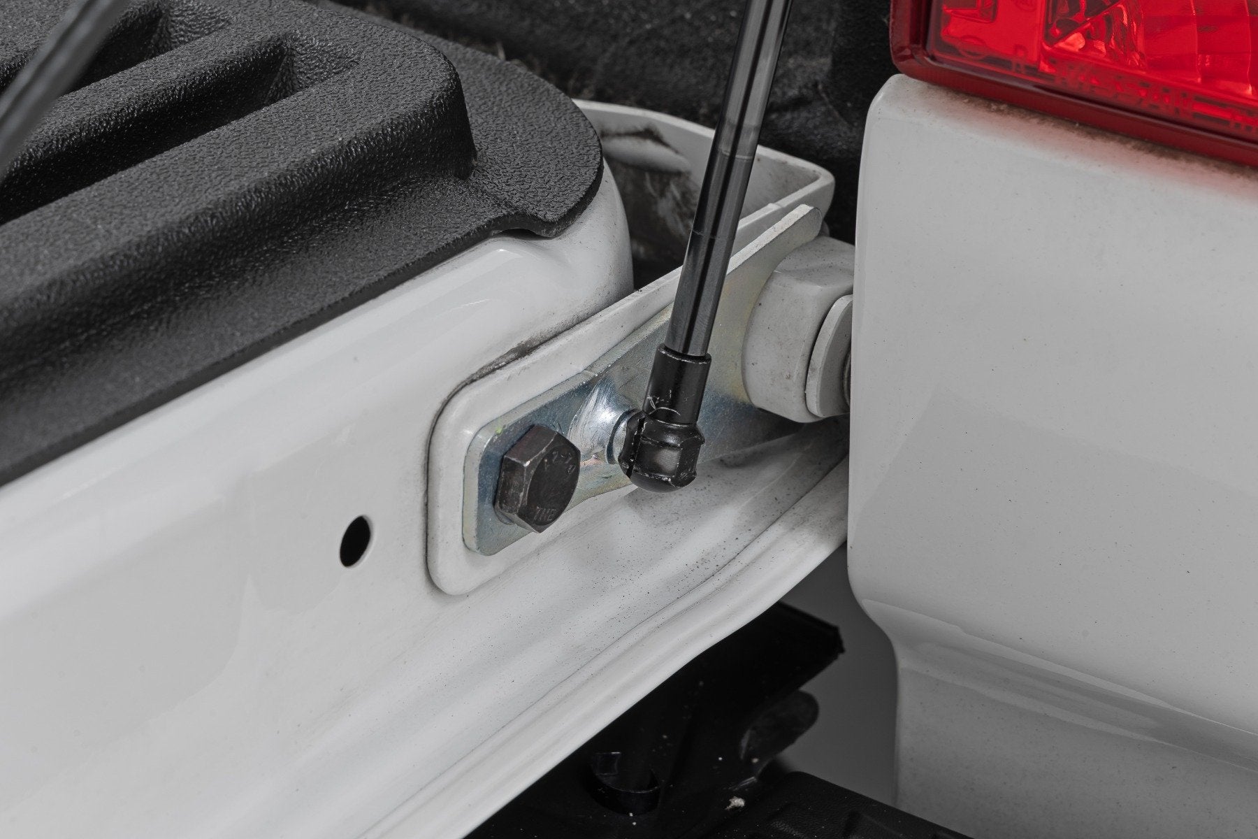 Tailgate Assist | Nissan Titan 2WD/4WD (2017-2024)