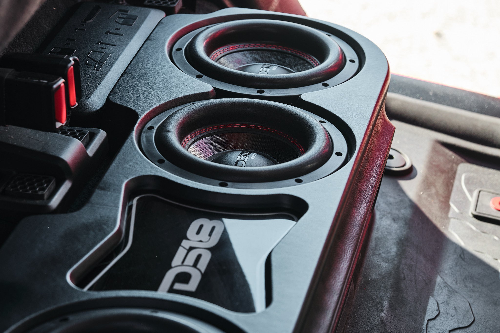 Jeep JT 4 x 8" Subwoofer Enclosure Package With Vinyl Finish and Dream LED Lights (MADE IN USA) - DS18