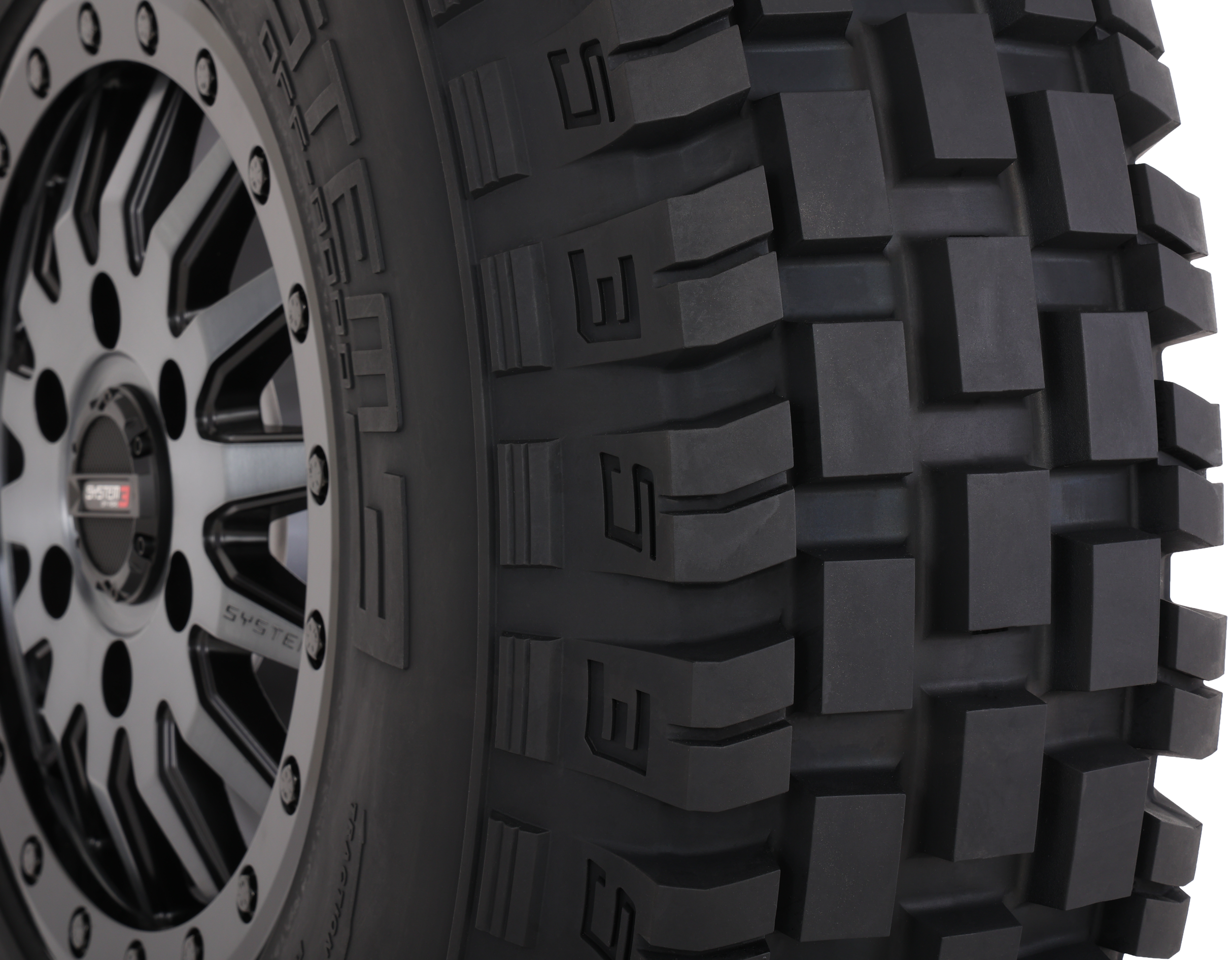 RX600 33X10R-15 Tire