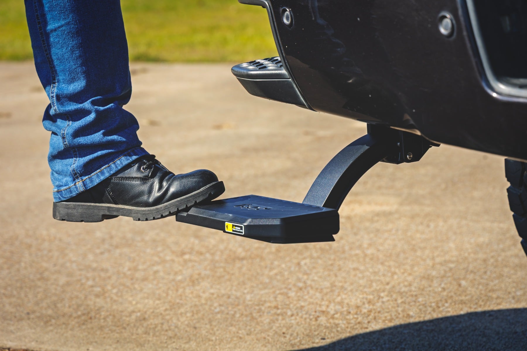 Retractable Bed Step | Manual Pull | Chevy/GMC 2500HD/3500HD (15-19)