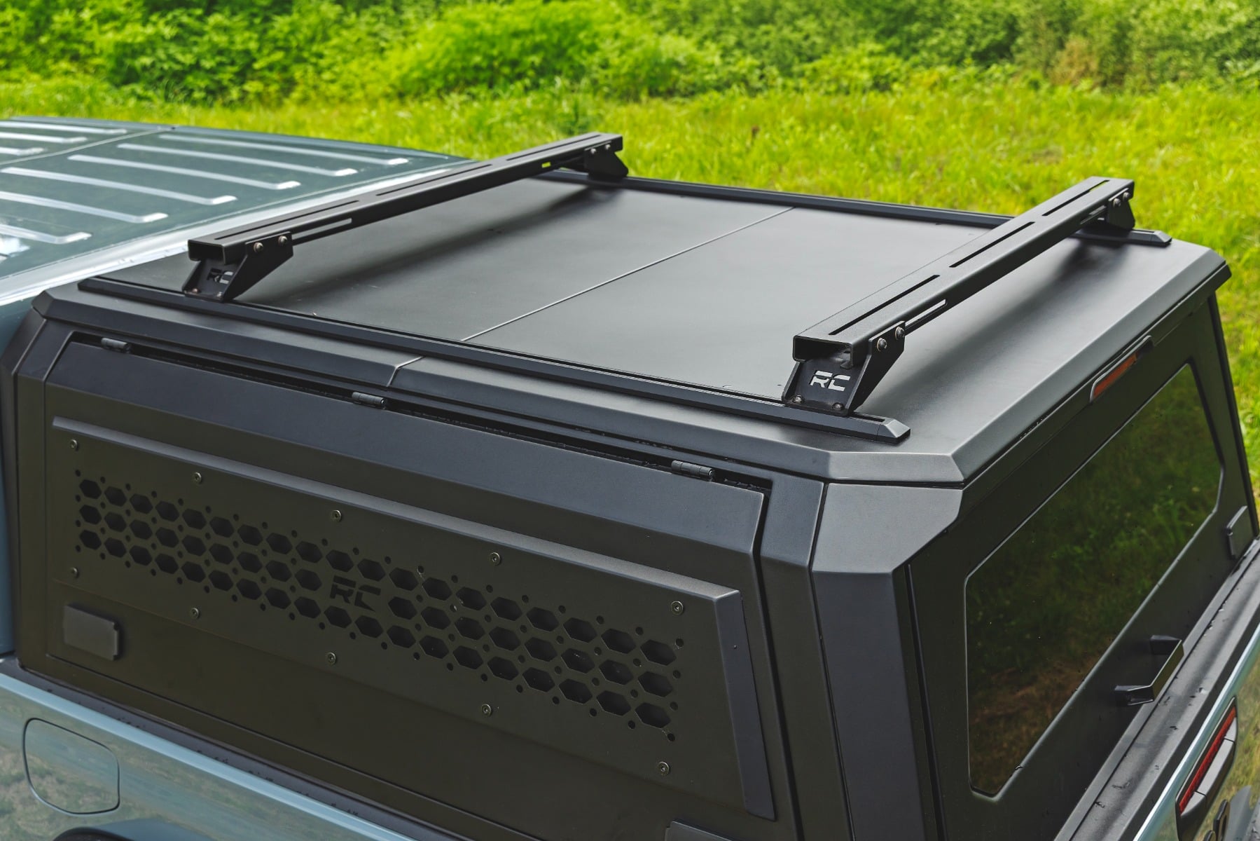 Adjustable Crossbars | Universal T-Slot | Bed Cap