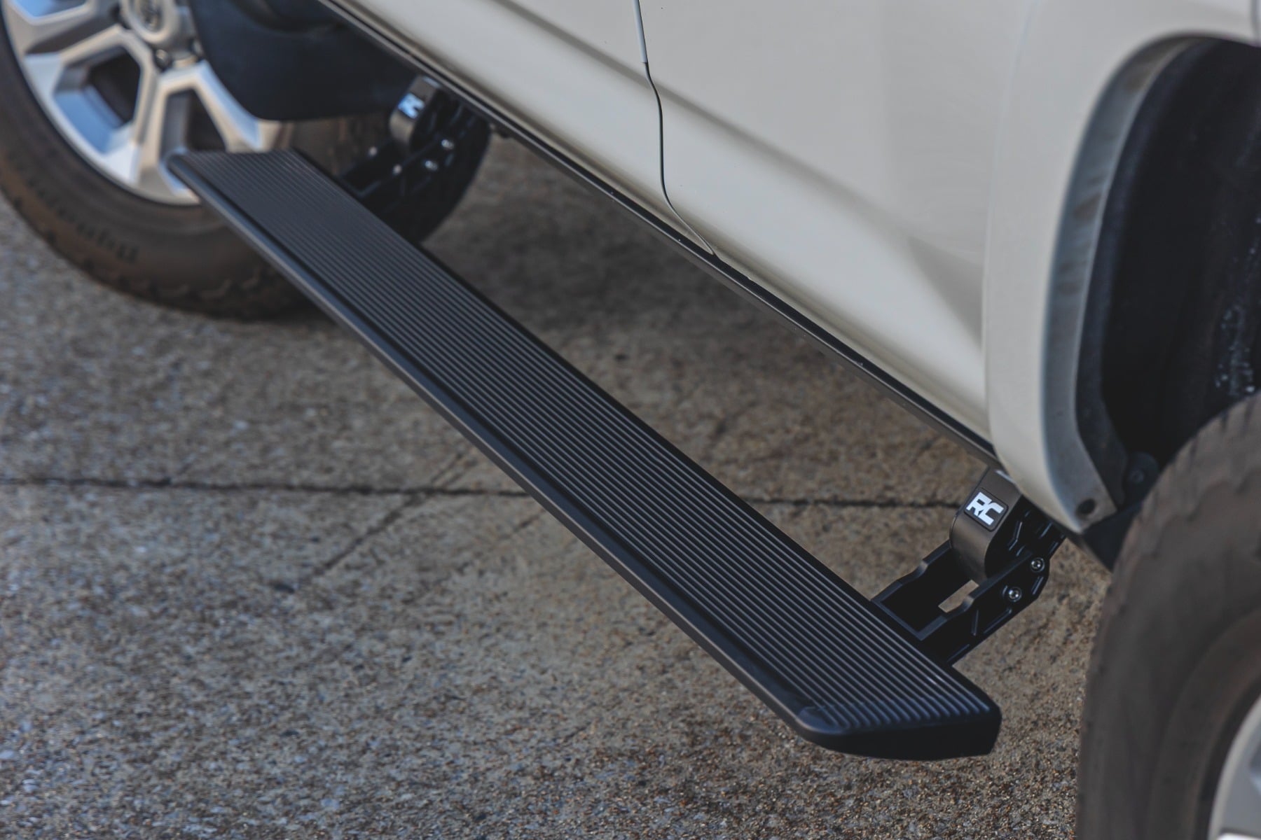 Power Running Boards | Toyota 4Runner 2WD/4WD (2010-2024)