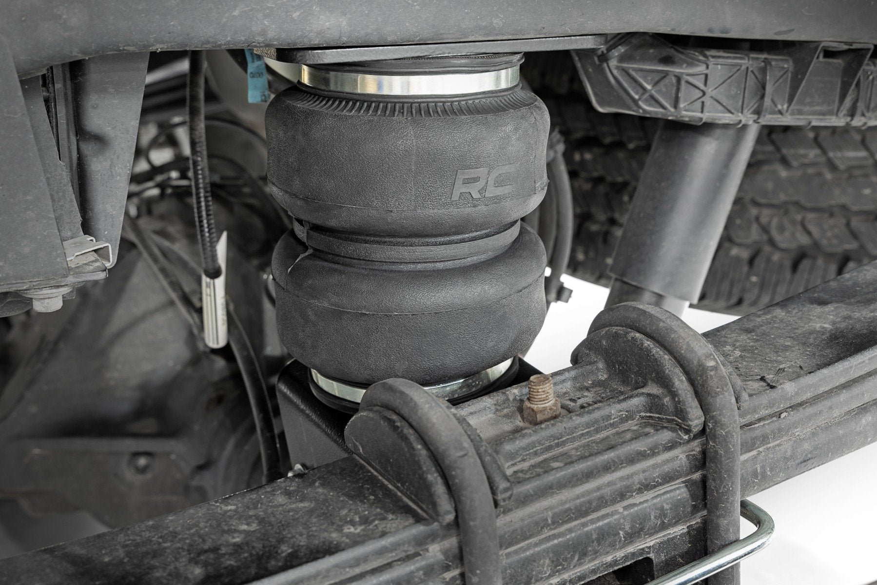 Air Spring Kit w/compressor | Wireless Controller | Ford F-250/F-350 Super Duty (17-25)