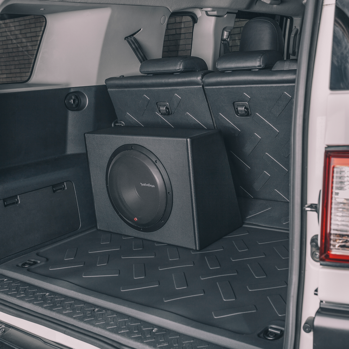 P300-12 - Punch Single 12" 300 Watt Amplified Subwoofer - image 7