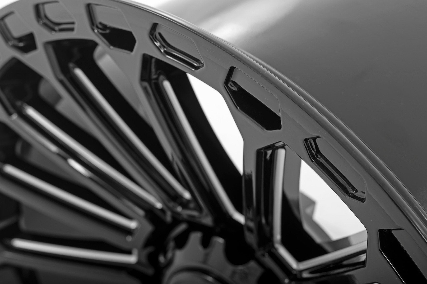 Rough Country 97 Series Wheel | One-Piece | Gloss Black | 20x10 | 8x170 | -19mm