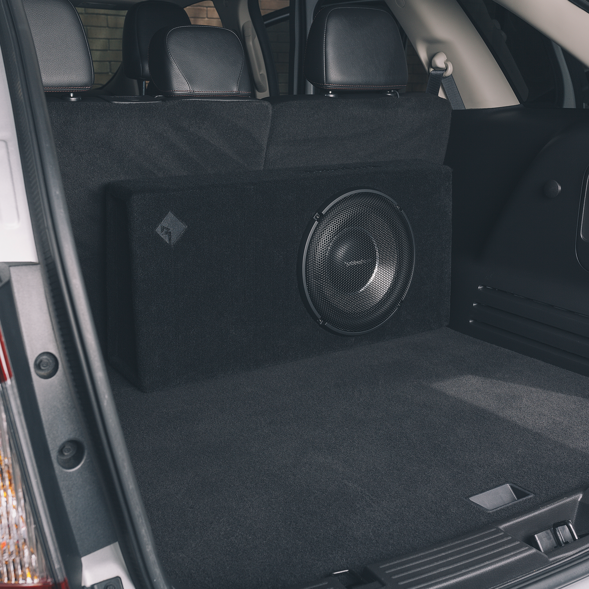 Power Single 12′′ T1 Slim Sealed Loaded Enclosure