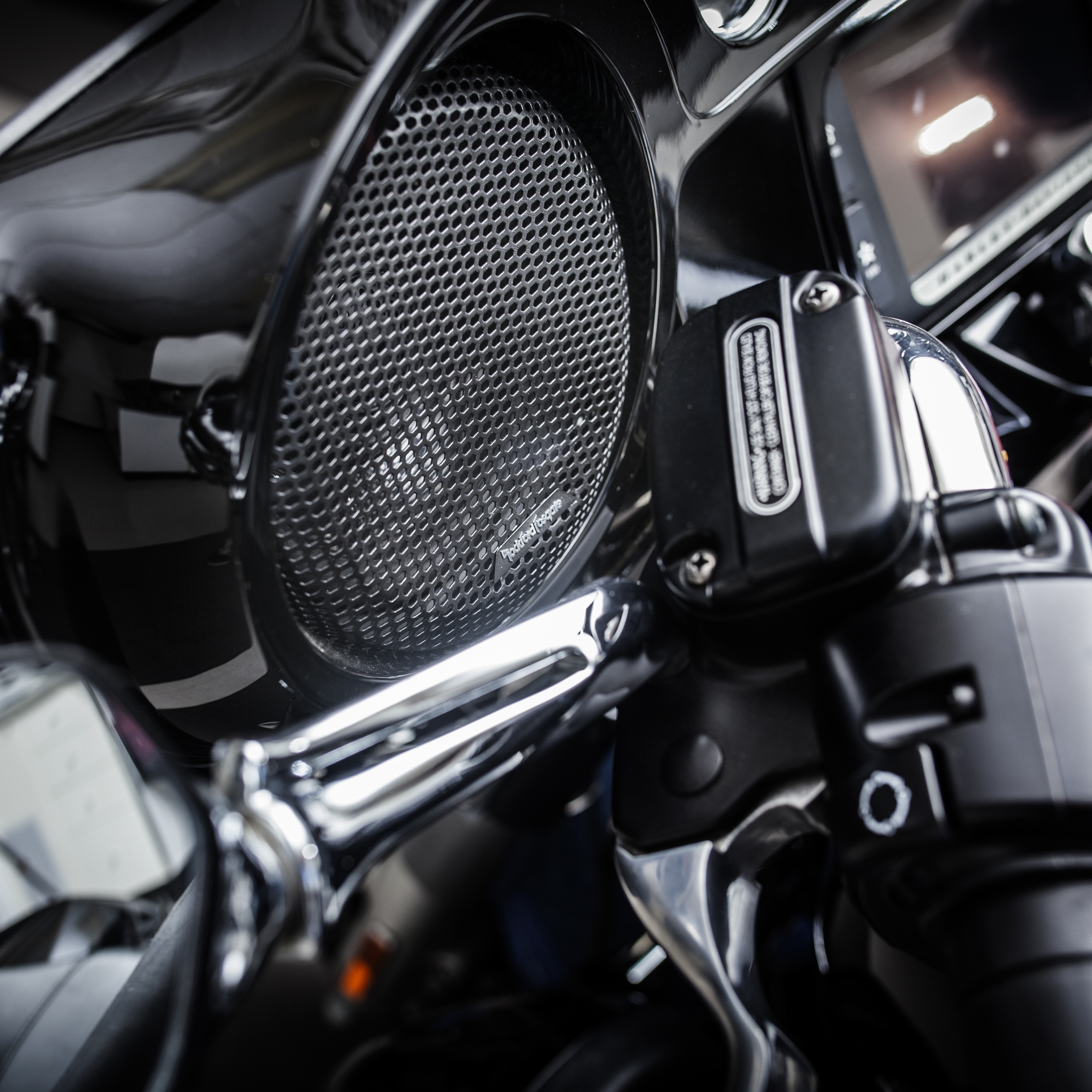 Harley-Davidson 6.5′′ Full Range Upper/Lower Fairing and Tour-Pak Speakers (2014+)